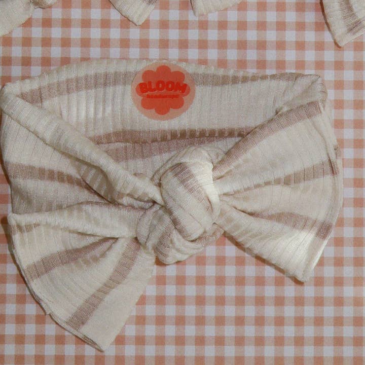 Fascia per Capelli a Righe Neutre con Nodo per la vendita all'ingrosso da parte di Bloom Headwraps