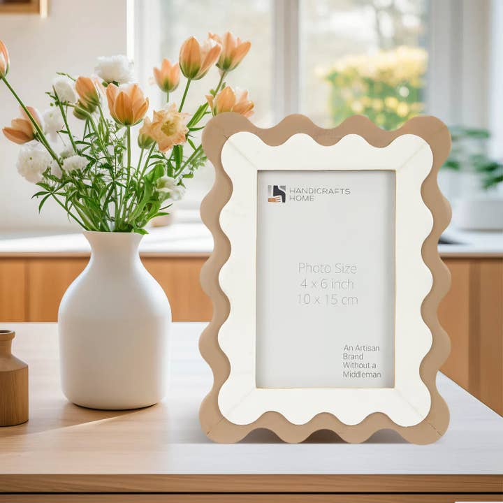 Handicrafts Home - Wholesale Picture Frame - Wave Scallop Picture Frame Brown & White - 4x6 & 5x77