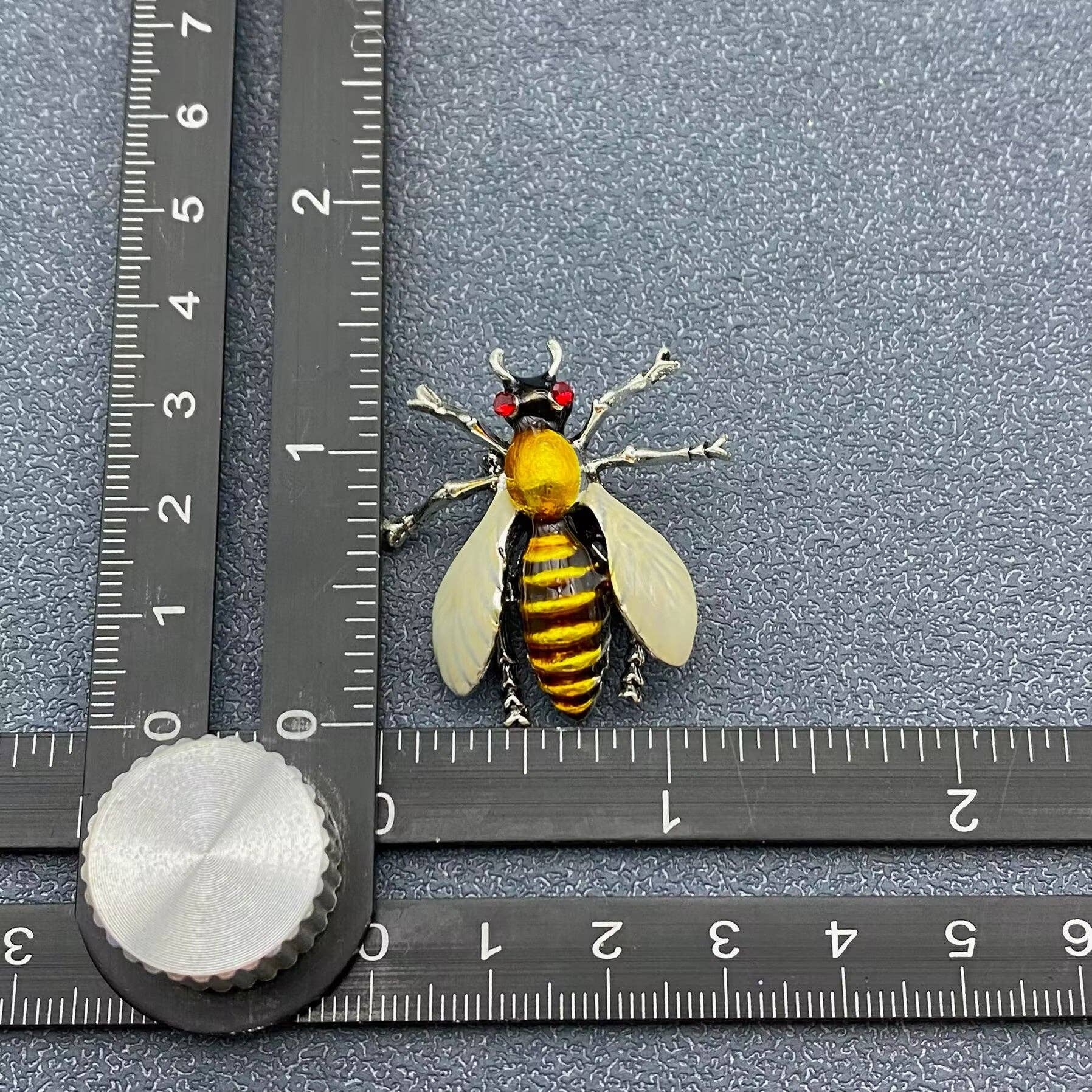 Mio Queena - Wholesale Brooch - Enamel Yellow Bee Brooch3