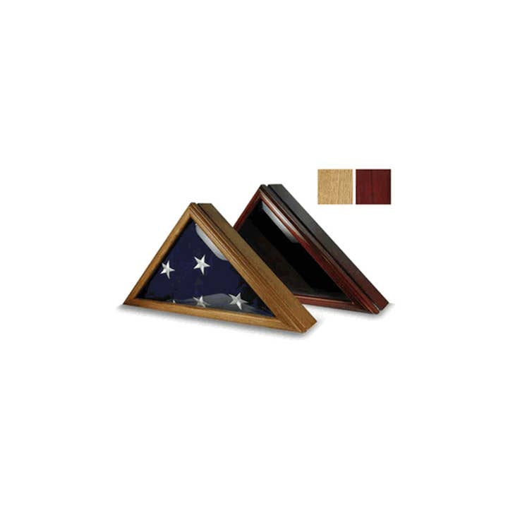 Vitrine de drapeau de luxe pour drapeau de 5 pieds x 9,5 pieds pour la vente par Flags Connections