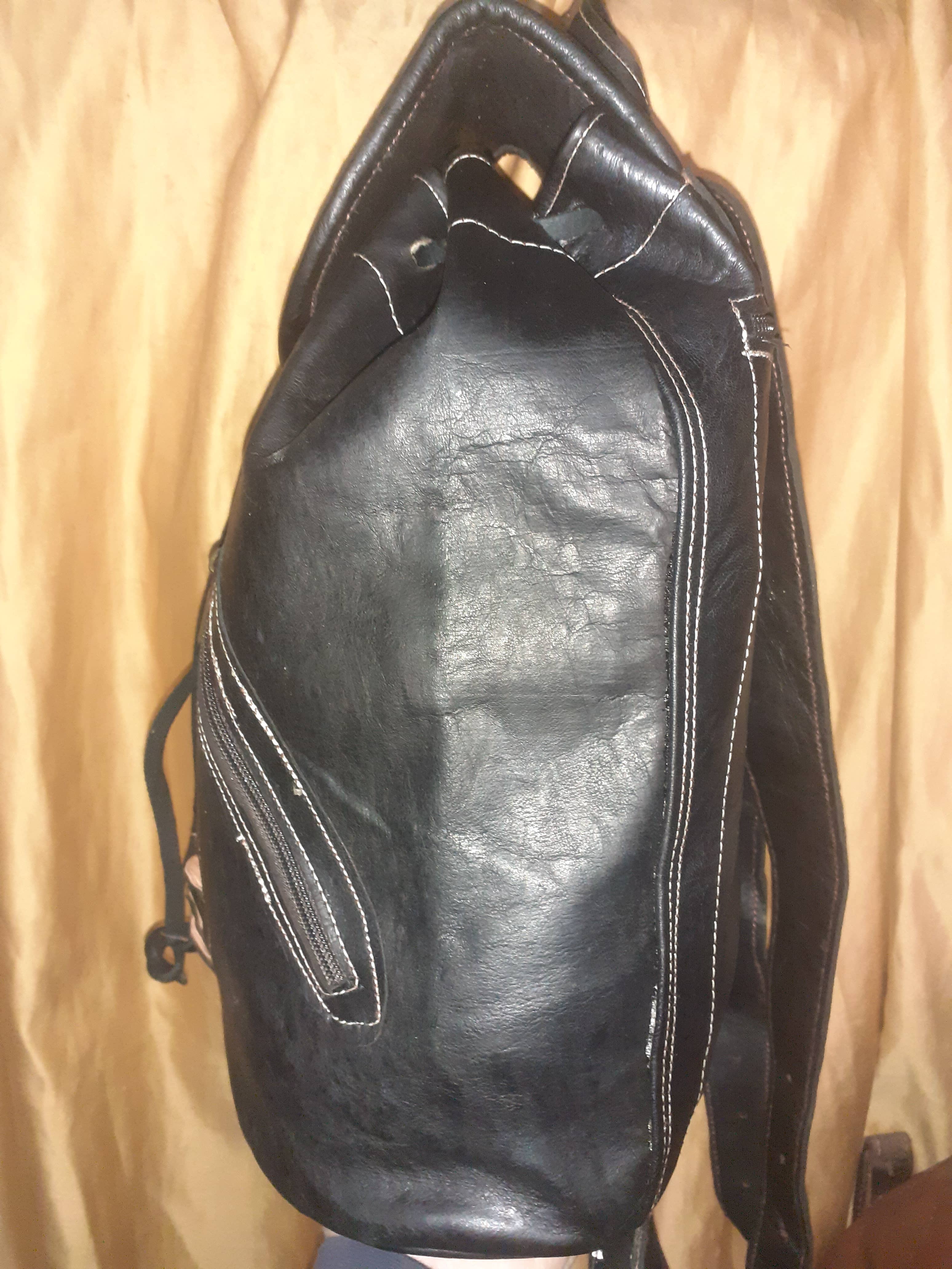 Hecho a mano – Großhandel Rucksack – Damen – Marrakech Lederrucksack mit doppeltem Reißverschluss und buntem Sonnenmotiv5