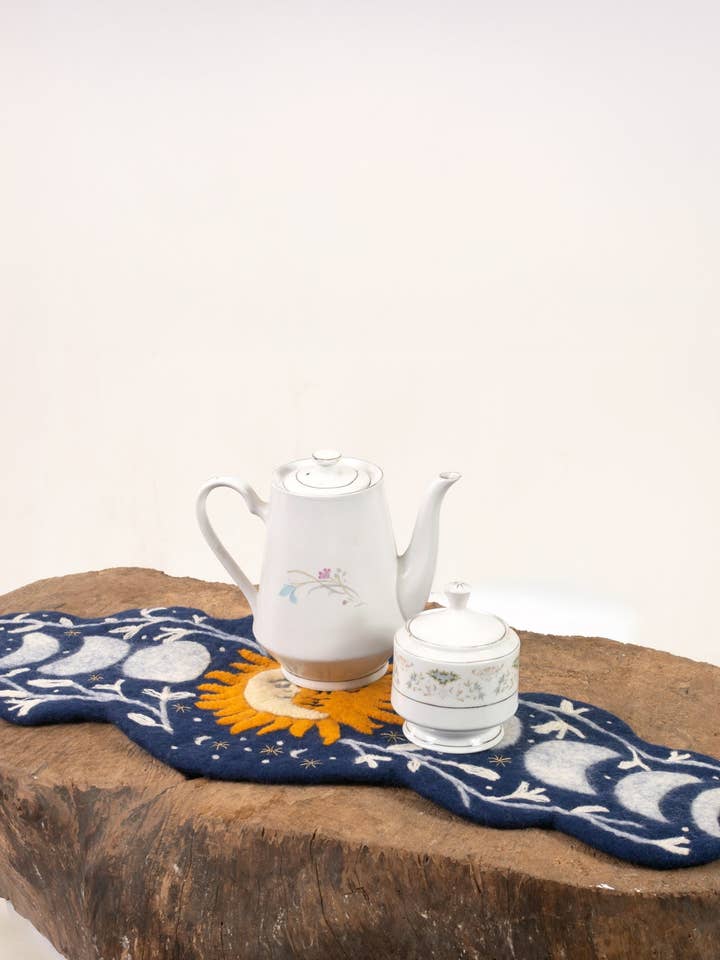 Centrino da tavola in feltro di lana per la vendita all'ingrosso da parte di Lakhays Collection Inc.