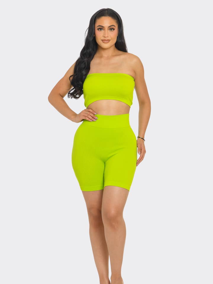2-teiliges Set aus nahtlosem Tube-Top und Bikershorts für den Großhandel von Lime All the Time