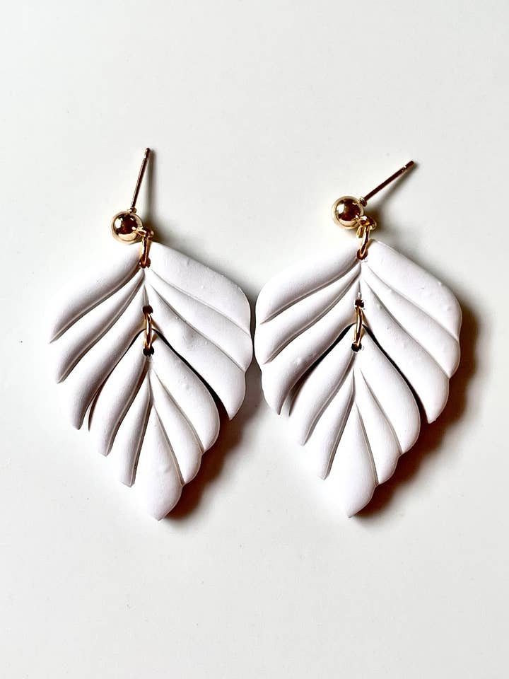 Brincos de argila branca por atacado de Clay by K