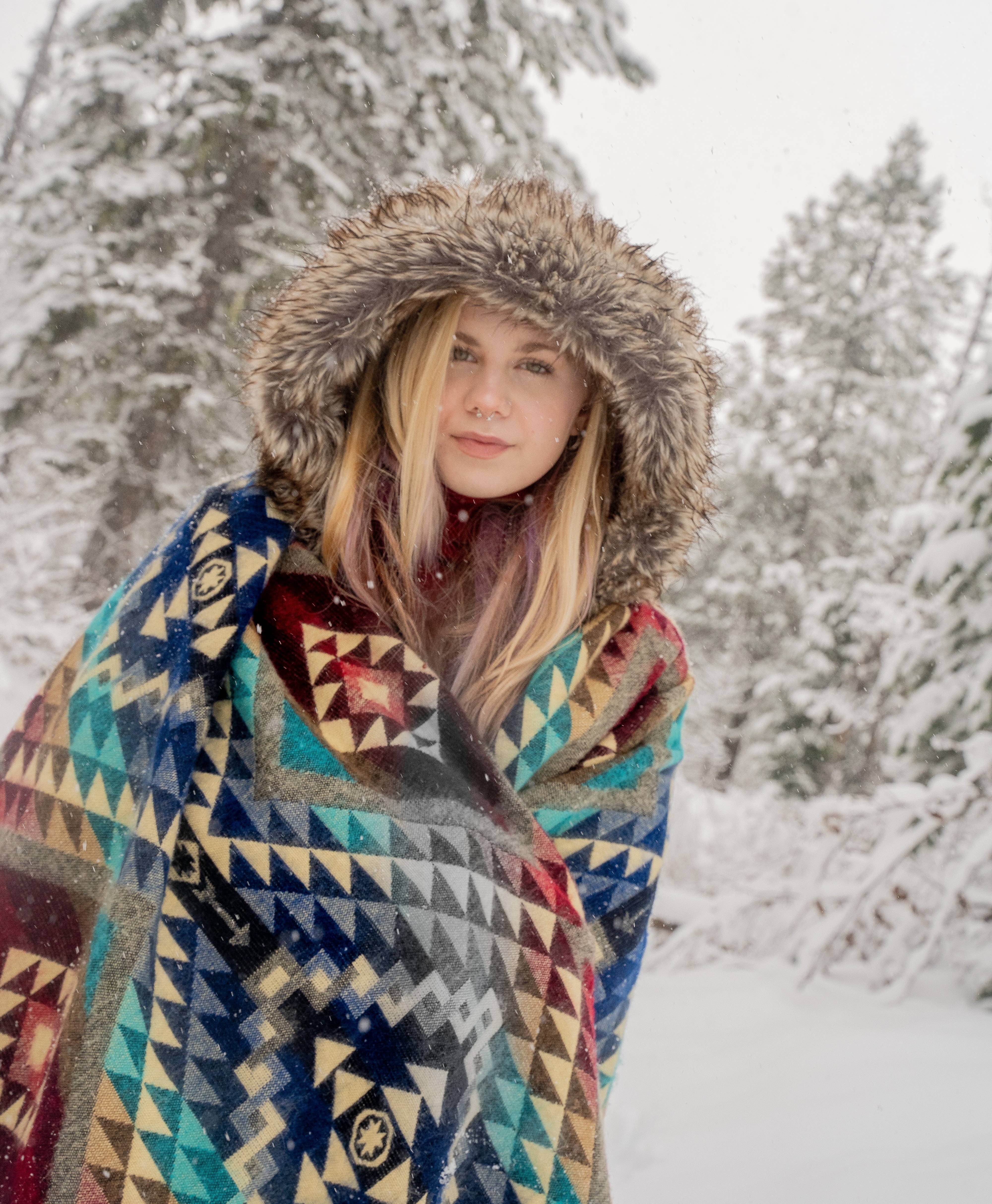 Red Thread & Co - Wholesale Throw Blanket - La Luz Blanket - Alpaca Wool Blend0
