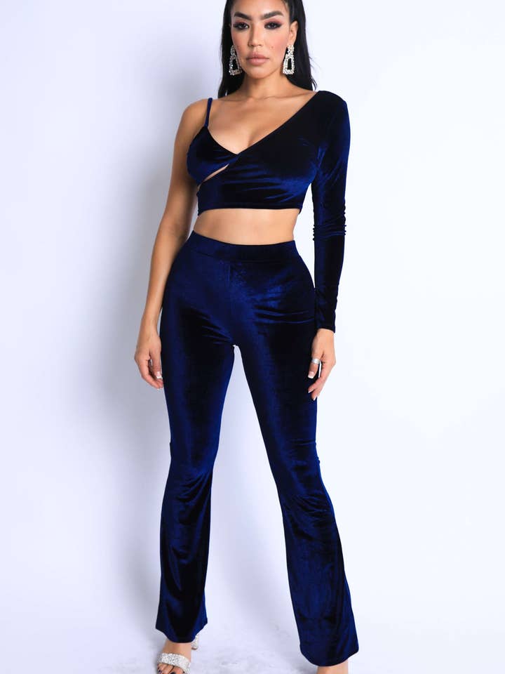 Top asimétrico de terciopelo con un solo hombro y pantalones acampanados para venta al por mayor de K Too