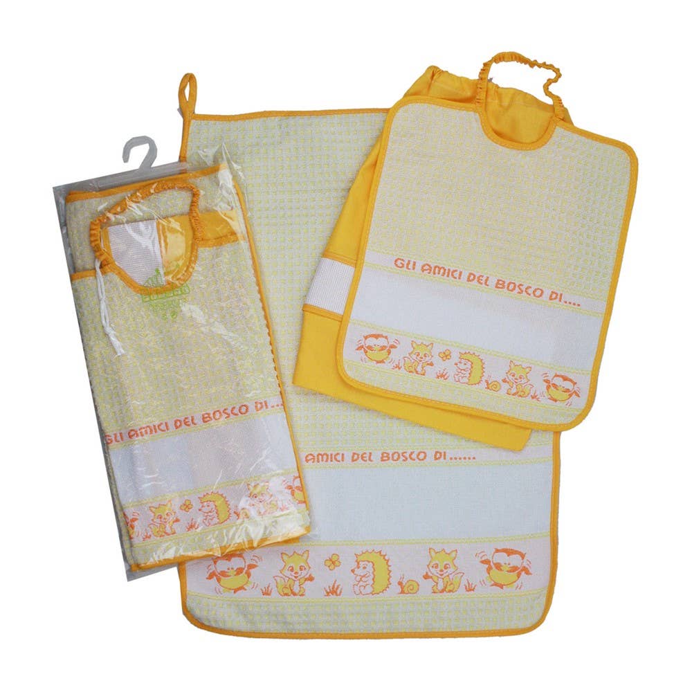 Almatex srl - Vendita all'ingrosso Tovaglioli da tavola in stoffa - Completo 3pz AMICI DEL BOSCO:asciugamano+bavetta con elastico+sacchetto con banda in etamine da ricamare1