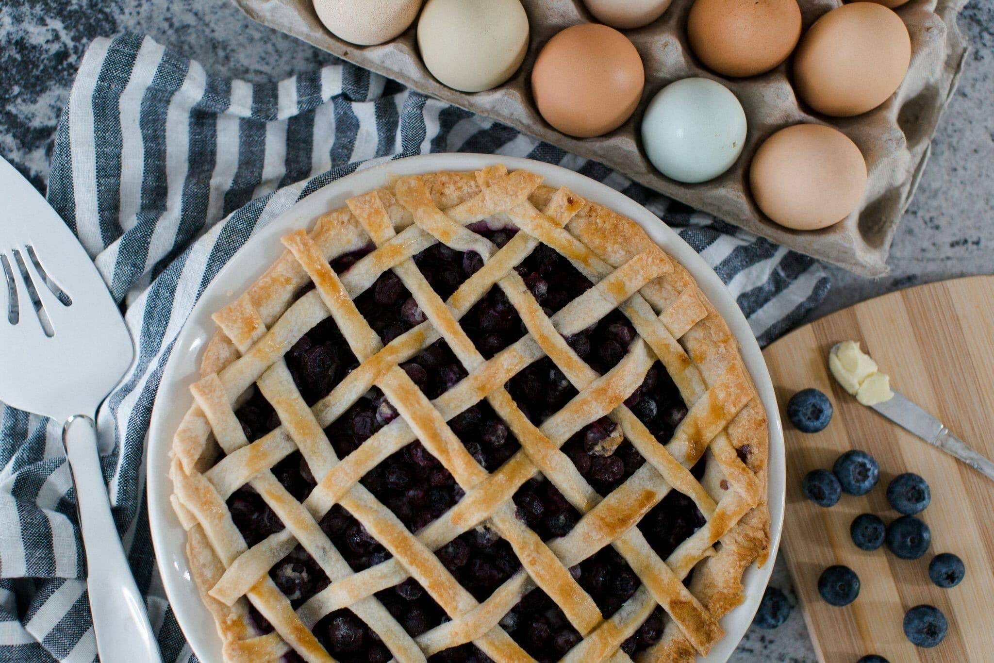 Emerson Creek Pottery - Wholesale Serving Plate - Frilly Pie Plate8