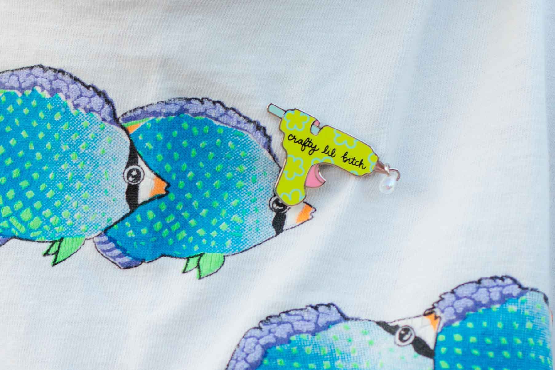 The Peach Fuzz – Engroshandel Reversnål/knap – Limpistol Emaljepin2