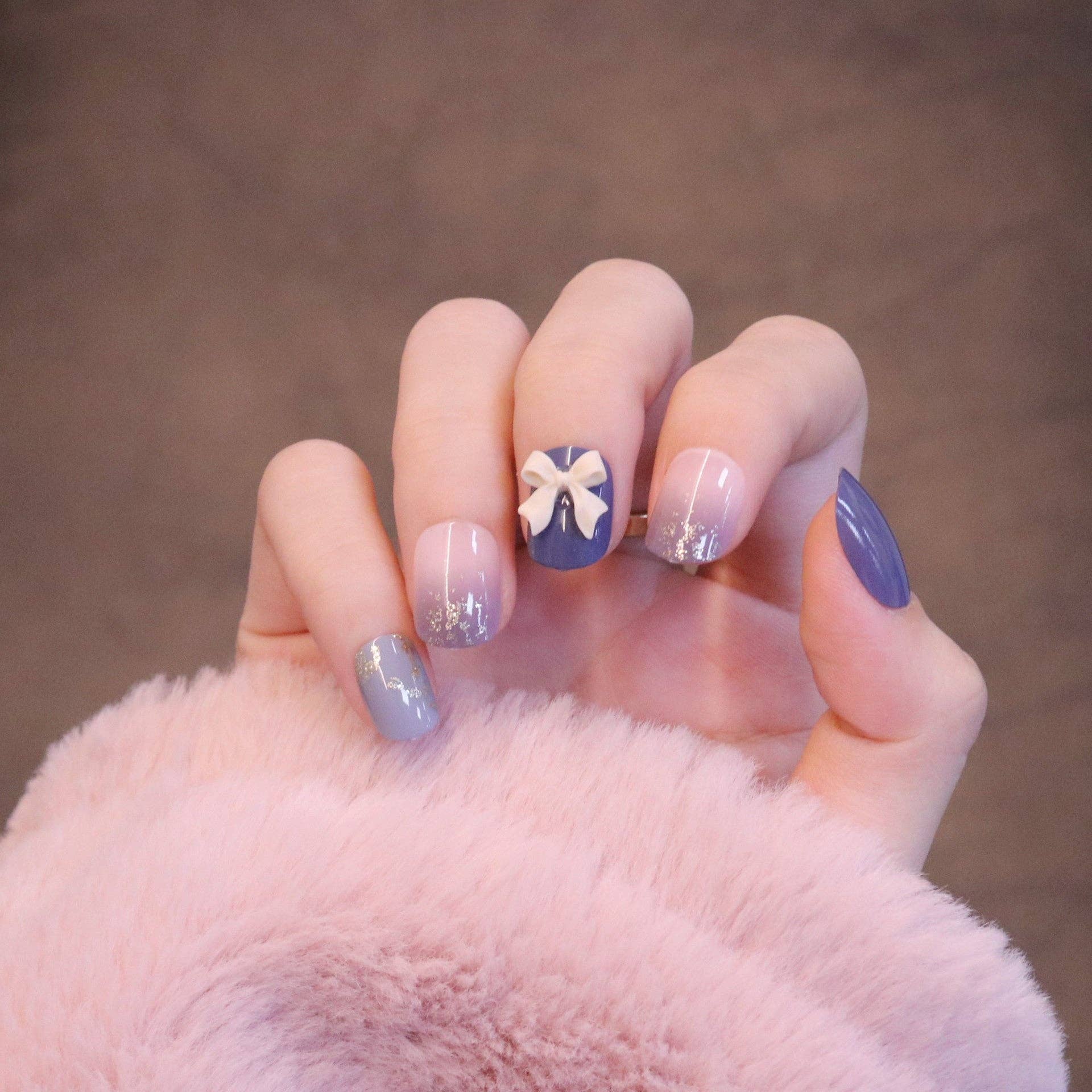 Molti colori Chiodi corti quadrati ovali viola a pressione con ciondolo a forma di fiocco in vendita all'ingrosso su Faire6