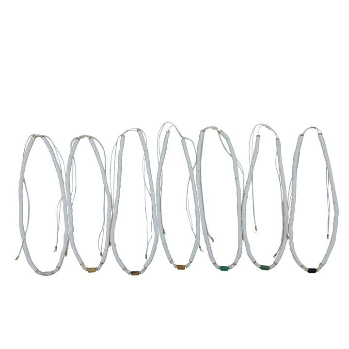 Set di 35 collane in Fimo bianco+perla giapponese+sfera dorata per la vendita all'ingrosso da parte di Samba de roda