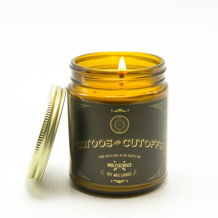 Vela de soja de coco y vainilla | Tatuajes y cortes para venta al por mayor de Wooly Beast Naturals