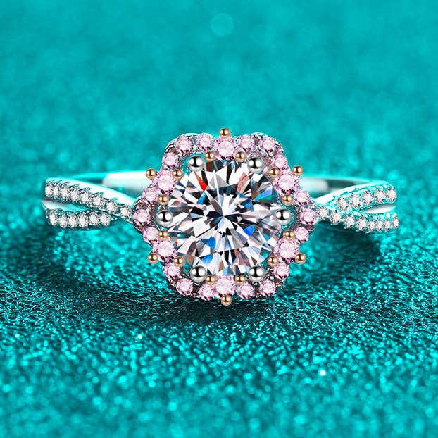 Perimade & Co. LLC - Vente Bagues de fiançailles - Bague de fiançailles en forme de moissanite Plum Blossom en argent sterling0