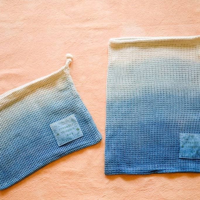 Indigoblau Bio-Baumwoll-Mesh-Beutel Ombre gefärbt für den Großhandel von The Wild Bloomer
