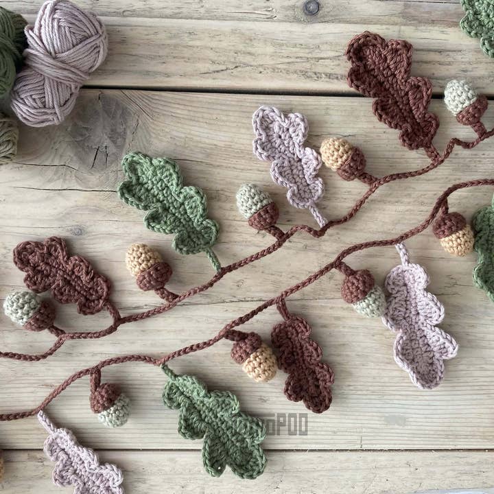 Guirlande de feuilles de chêne et de glands au crochet | Guirlande automne/automne pour la vente par TOMOPOD LLC