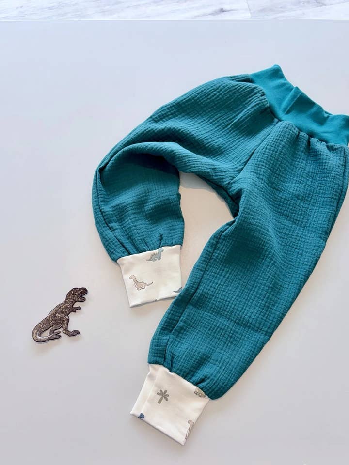 Medvoksende musselinbukser Dino, babyer og børn, håndlavet for engroshandel hos Küstenfieber®