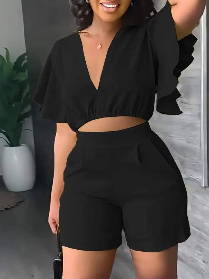 Ensemble short court à manches volantées à col en V pour la vente par Flarix