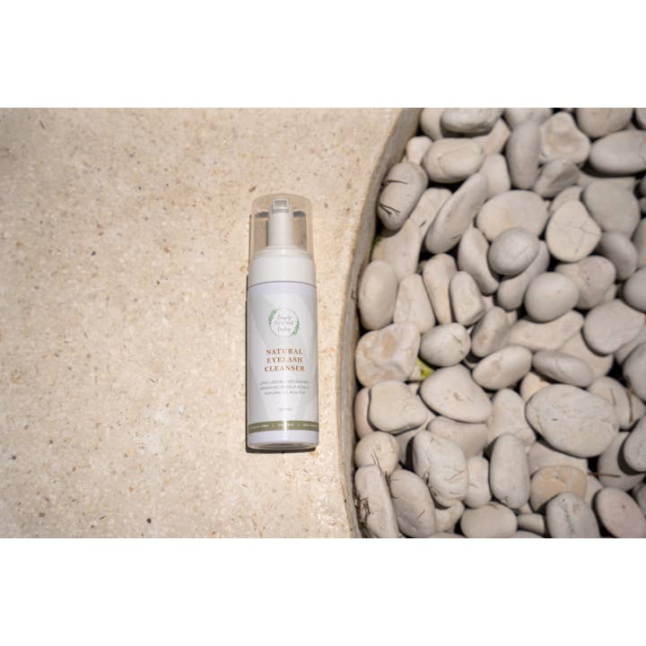 Simply Divine Lashes - Wholesale Eyelash/brow serum - Organic Eyelash Cleanser6