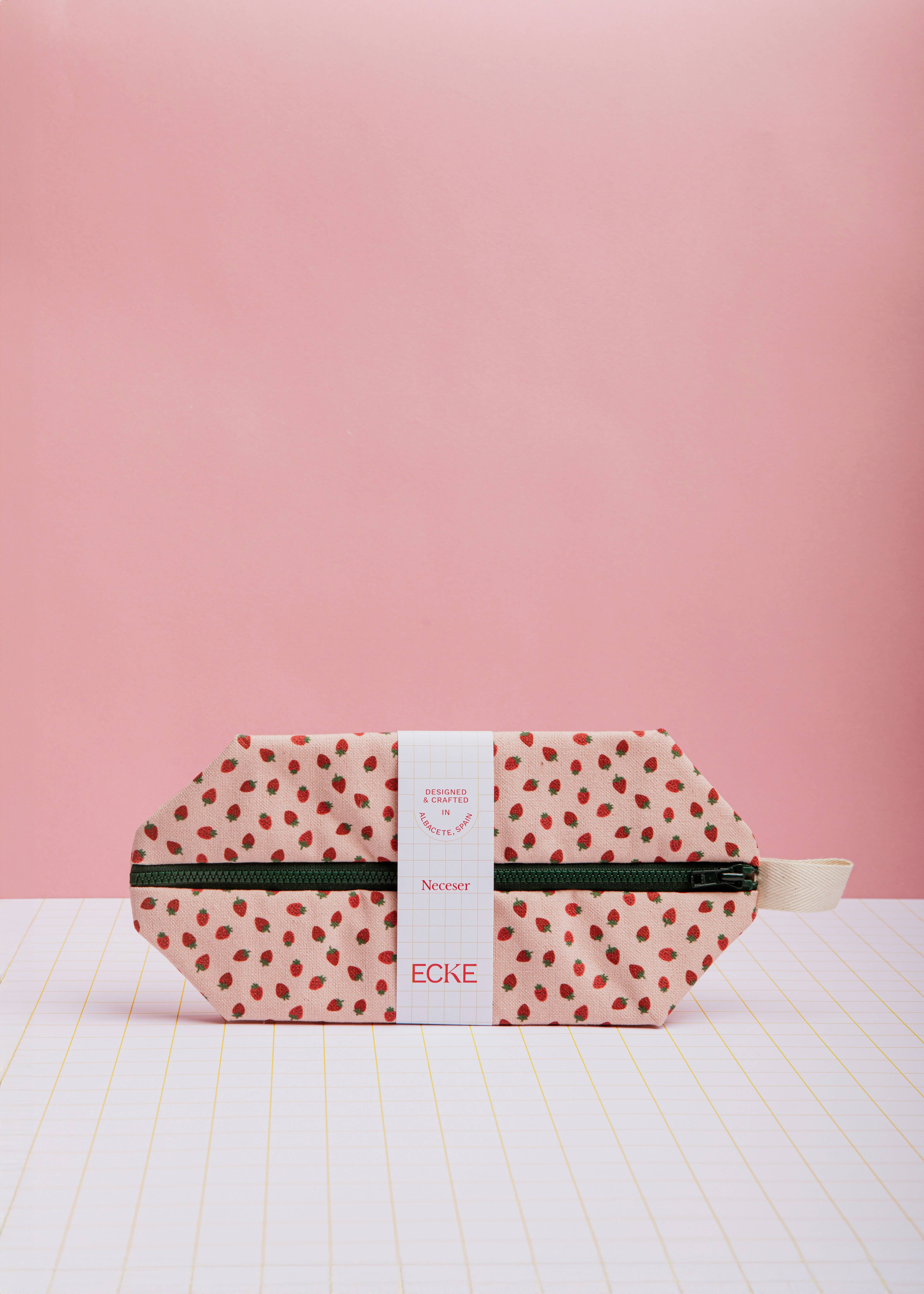 ECKE – bolsa de maquilhagem e cosméticos por atacado – Estojo Vanity & Beauty com Estampa de Morangos1