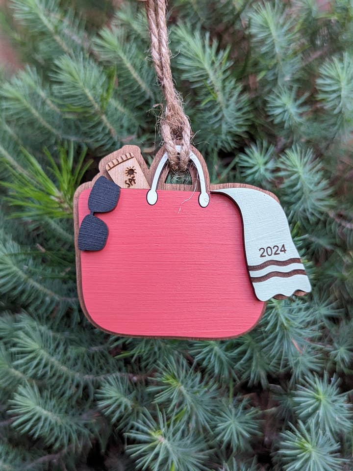 Sac de plage personnalisable, décoration de Noël, souvenez-vous de votre voyage avec cet adorable sac de plage personnalisé pour la vente par The Little Ornament Shop
