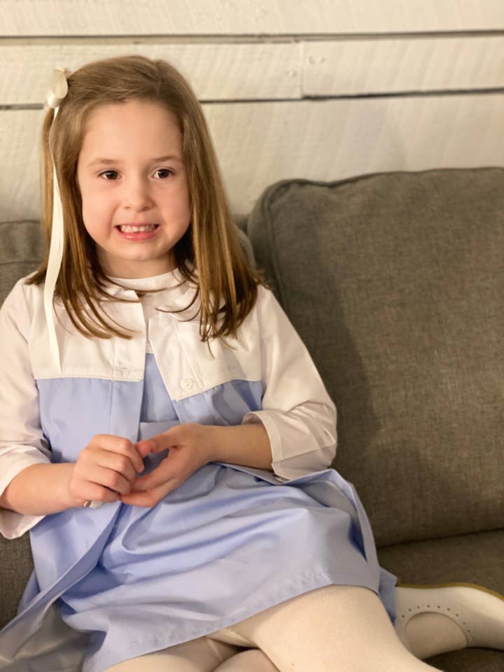 Vestido e jaqueta Pennington em azul e branco por atacado de The Yellow Lamb