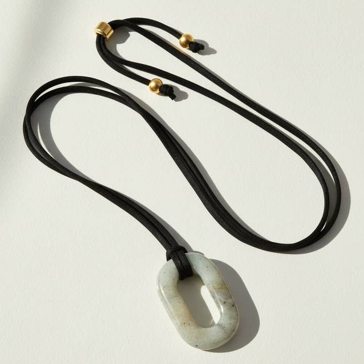 Collier Sérénité en Labradorite Suède pour la vente par Cape Diablo