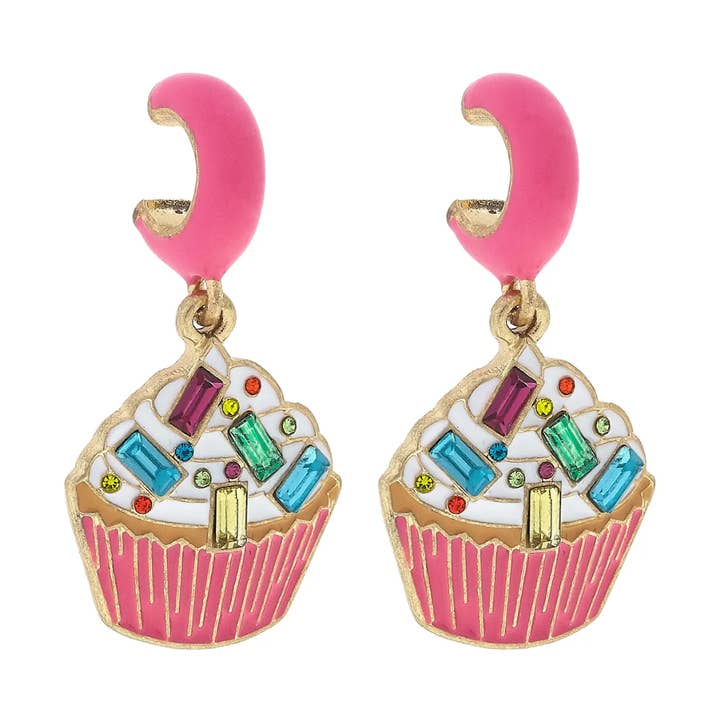 Boucles d'oreilles créoles Huggie Cupcake d'anniversaire ornées de bijoux en rose pour la vente par Canvas Style