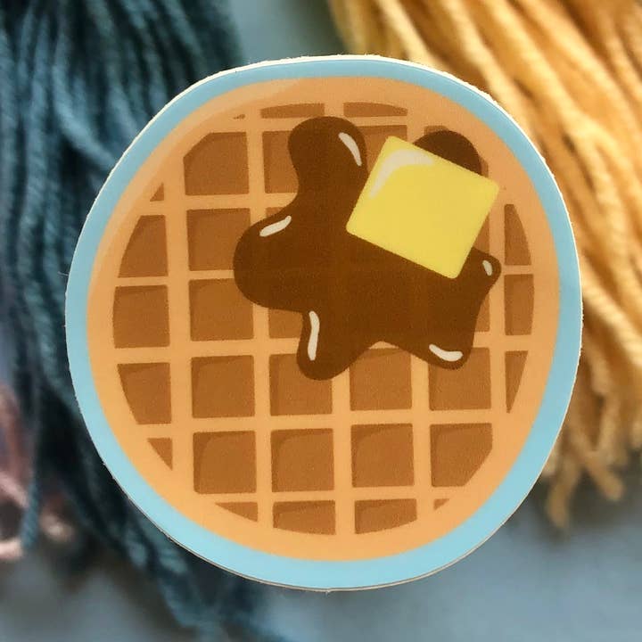 Adesivo in vinile lavabile in lavastoviglie «Waffle with Butter and Syrupp» da 5,1 cm per la vendita all'ingrosso da parte di Earth Curious Art Co