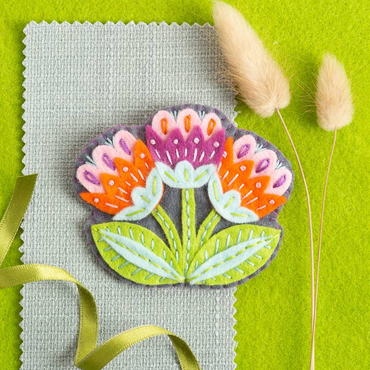 Hawthorn Handmade (US Duties Paid) - Wholesale Craft sewing kit - Marianne Flower Felt Craft Brooch Kit | Complete Craft Kit5