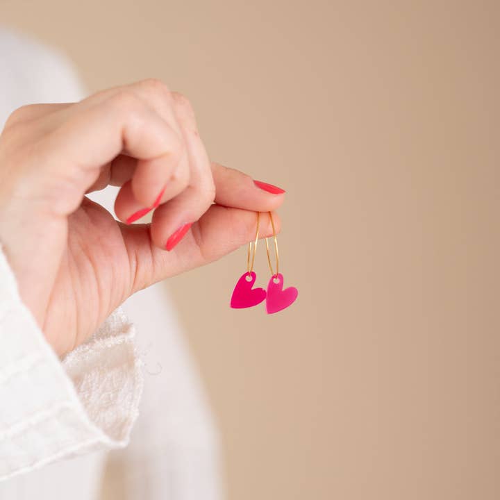 Orecchini Cerchi Lume Charms | Cuore Fucsia per la vendita all'ingrosso da parte di vanMauZ