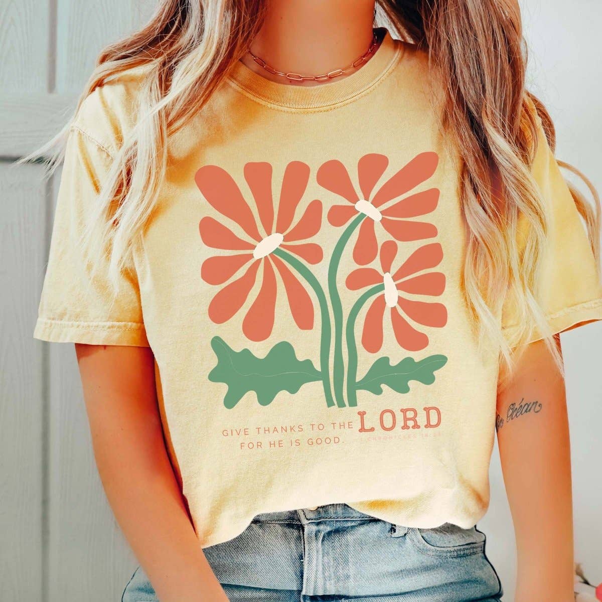 Limeberry Designs – T-shirt gráfica - Mulher por atacado – Agradeça à T-shirt Lord Comfort Color3