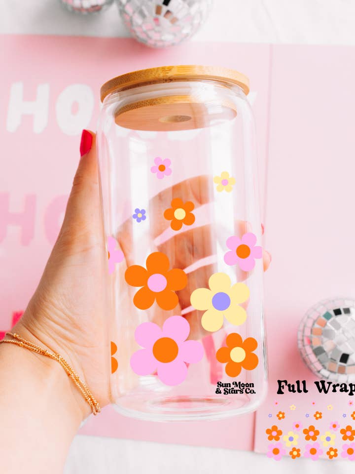 Groovy Daisy Wrap 16oz Clear Glass Can for wholesale by Sun Moon & Stars Co.