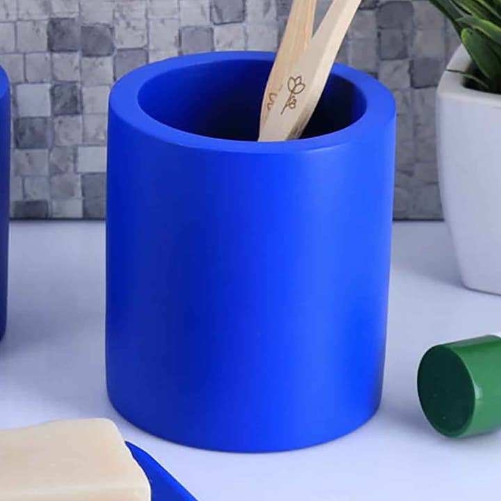 Porte-brosse à dents en béton et ciment pour comptoir pour la vente par Evideco French Home Goods