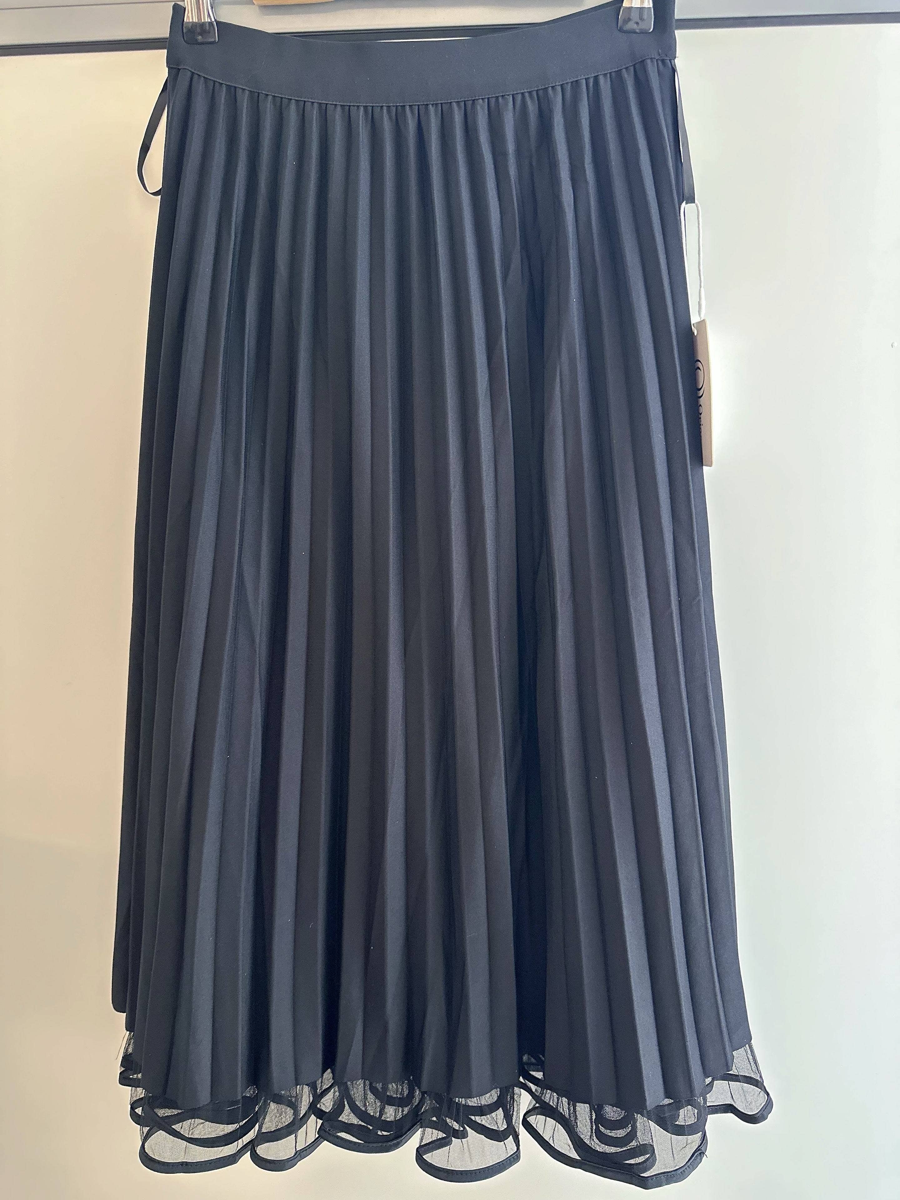 Reversible long skirt for women in black tulle - Orice for wholesale on Faire4