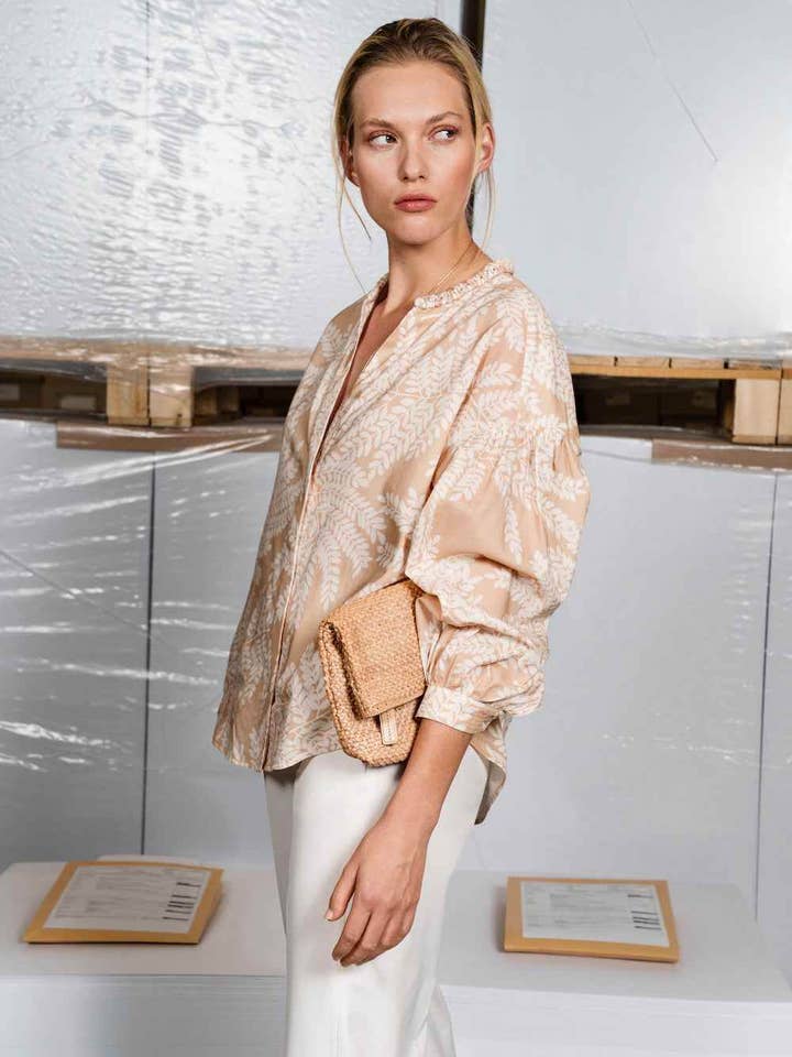 Blouse van batist met bloemenprint en macramékraag voor wholesale door Spoon