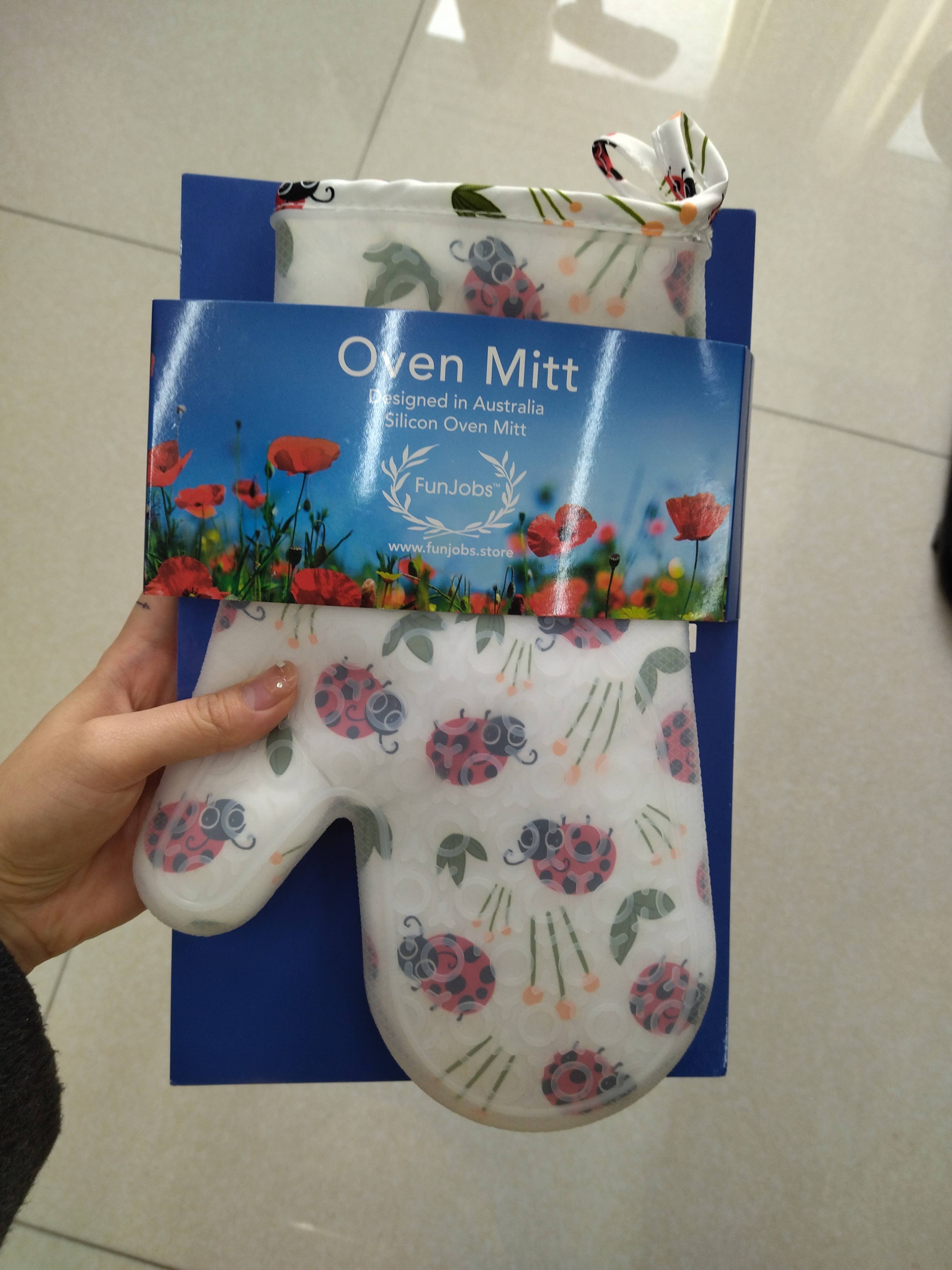 FunJobs Garden Gloves - Wholesale Oven Mitt/Pot Holder - FunJobs Ladybird Silicone Oven Mitts- One pair or two mitts4