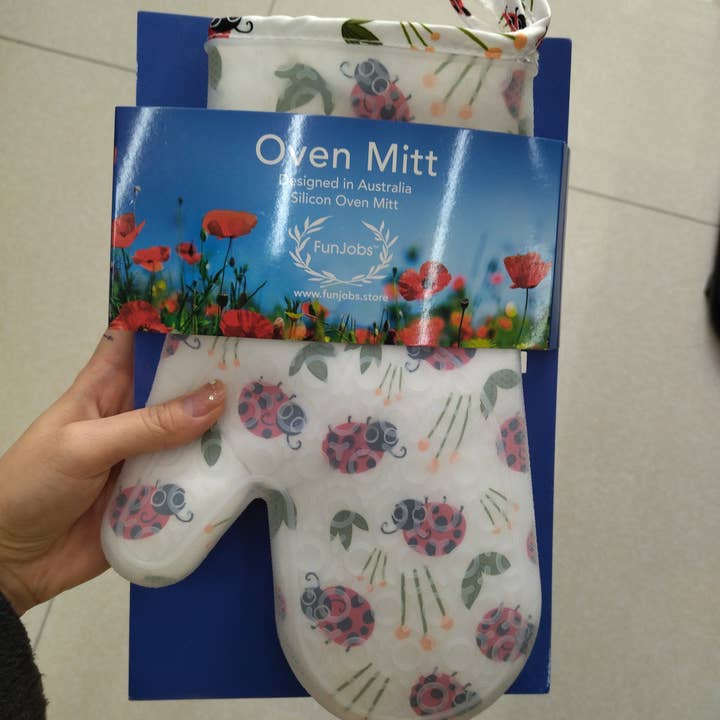 FunJobs Garden Gloves - Wholesale Oven Mitt/Pot Holder - FunJobs Ladybird Silicone Oven Mitts- One pair or two mitts4