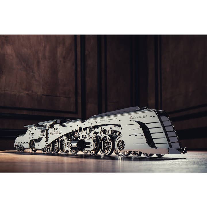 TMK Handel GmbH - Wholesale Decorative Tabletop Object - Dazzling Steamliner1