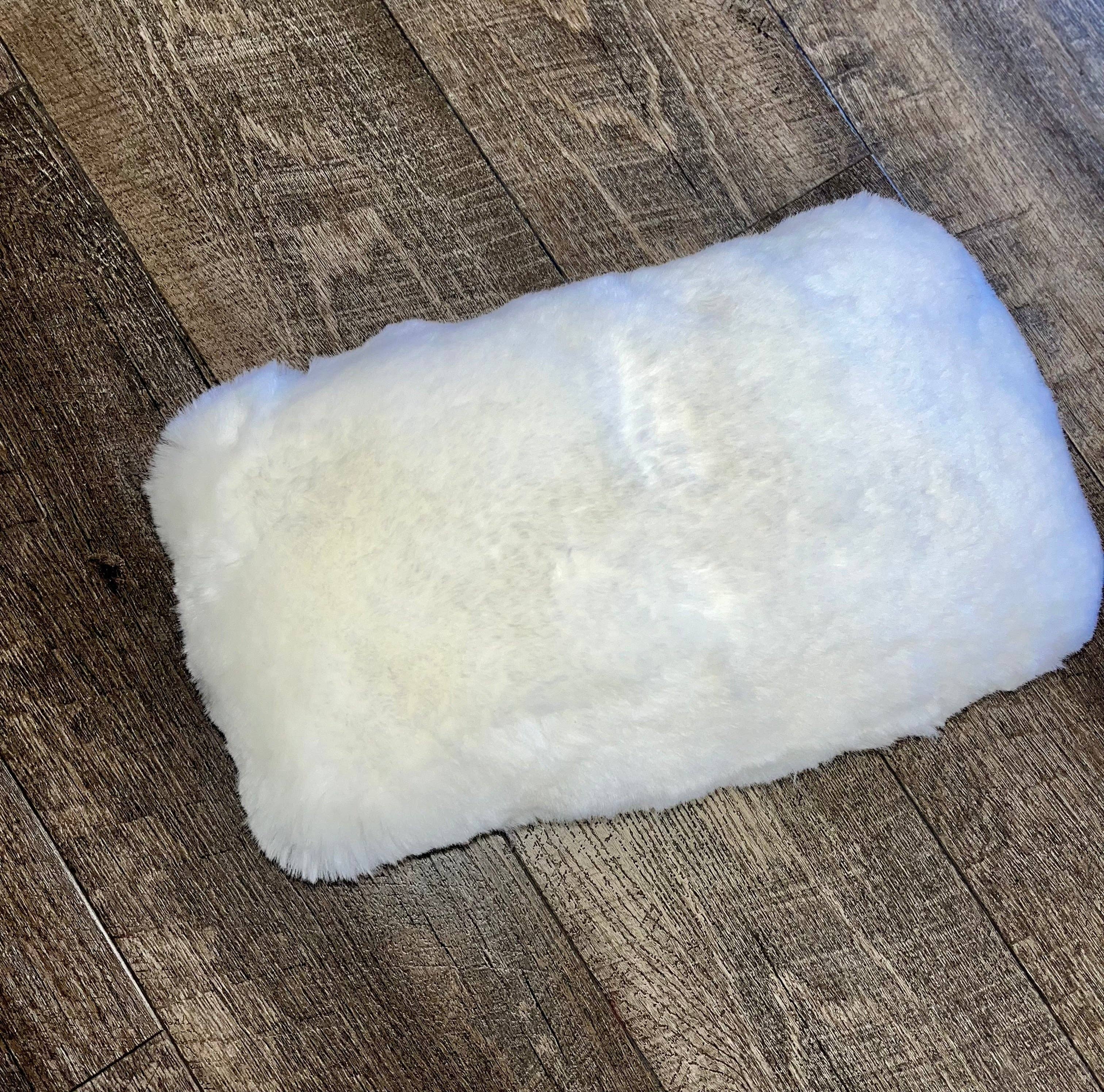 SuperLamb Footwear – wholesale Travel pillow – Sheepskin Headrest Neck Pillow5