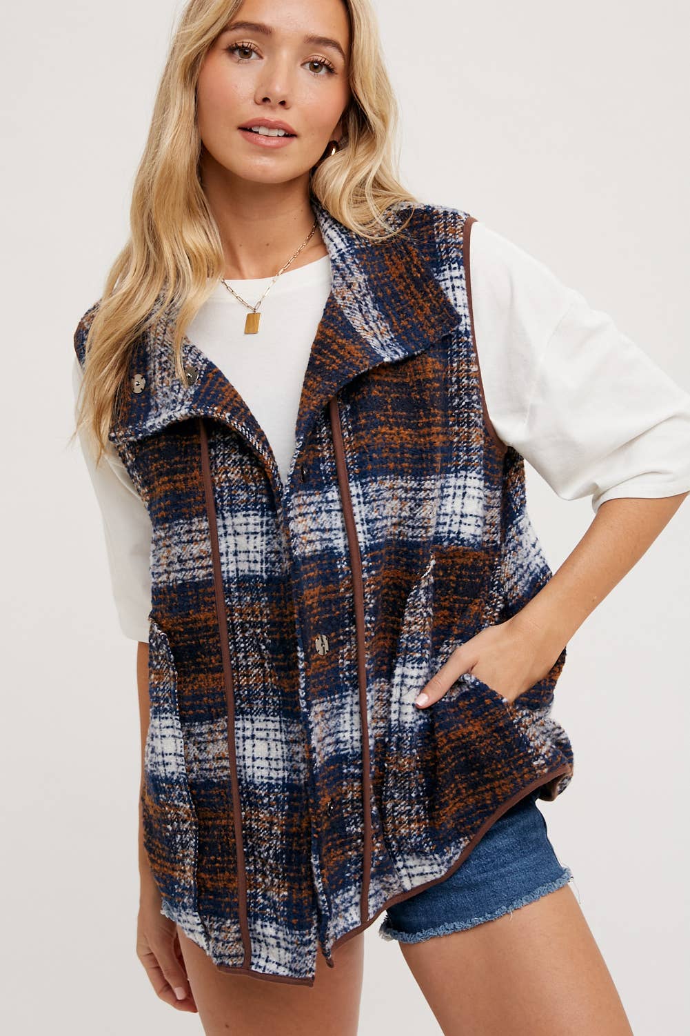 Bluivy – wholesale Outerwear Vest - Women’s – FLANNER PLAID VEST26