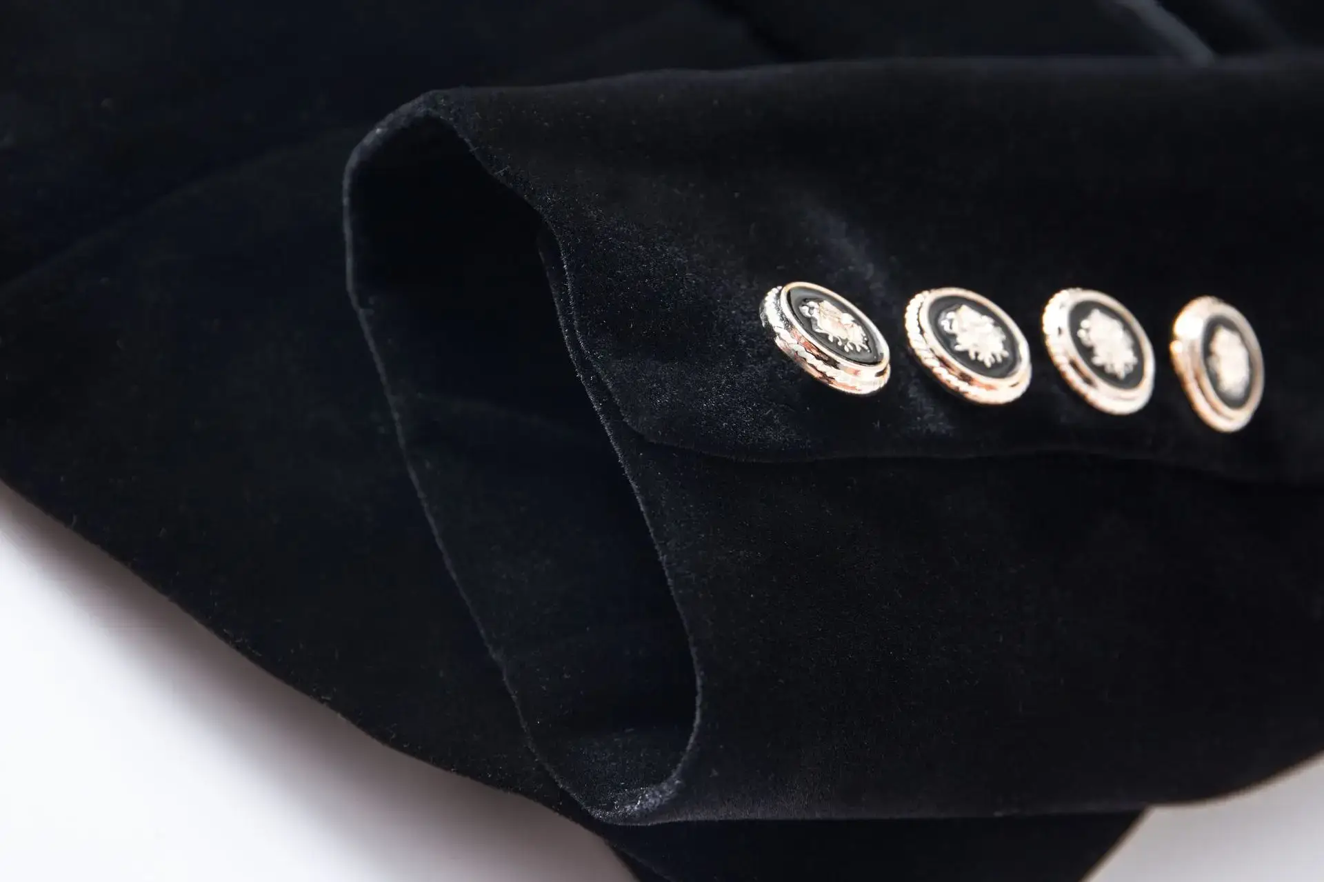 Productseeker - Wholesale Blazer - Women's - BL032 Velvet Blazer V-neck Suit with Satin Collar Slim Suit6