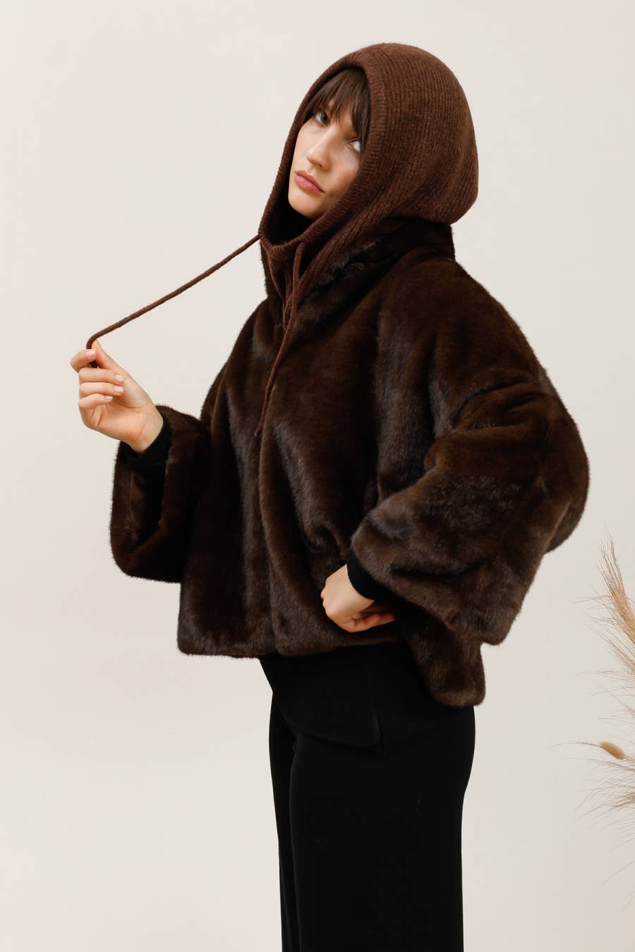 NAÏS PARIS – Großhandel Sturmhaube – Damen – Kapuze mit Kordelzug aus Alpaka und Wolle1