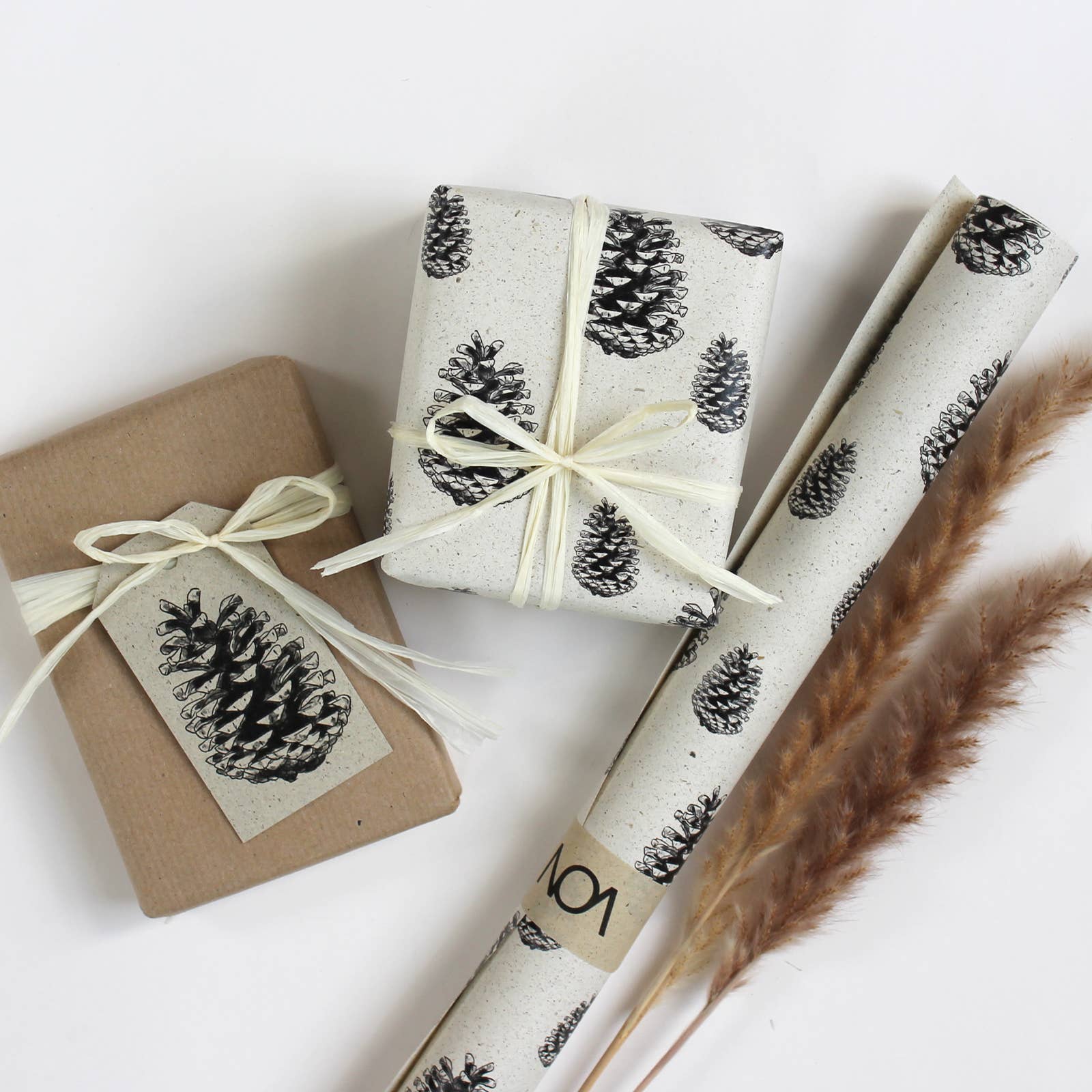 NOA Papeterie - Wholesale Wrapping Paper Roll - Gift wrap roll made of grass paper, length: 300cm, cones1