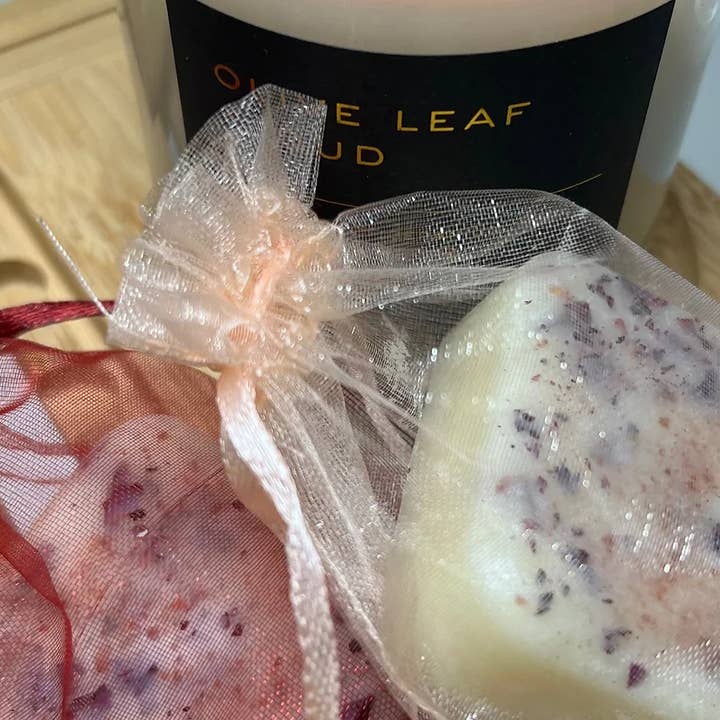 Moisturizing Bath Melts for wholesale by In The Stars Home & Body