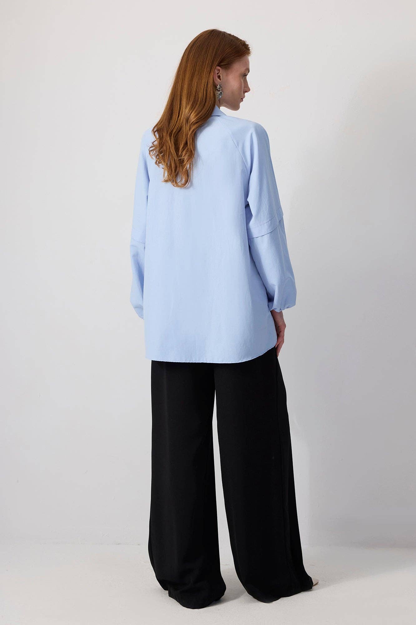 Helles Zyan Popeline-Hemd – Entspannte Passform mit auffälligen Nähten für den Großhandel auf Faire6