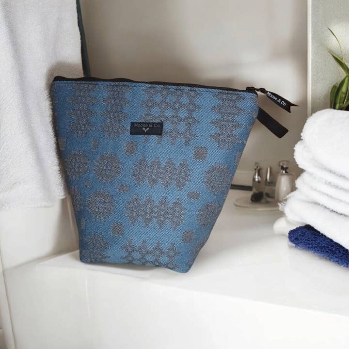 Moose & Co - Wholesale Toiletry Bag - Women's - Welsh tapestry blanket design wash bags / make up bags2
