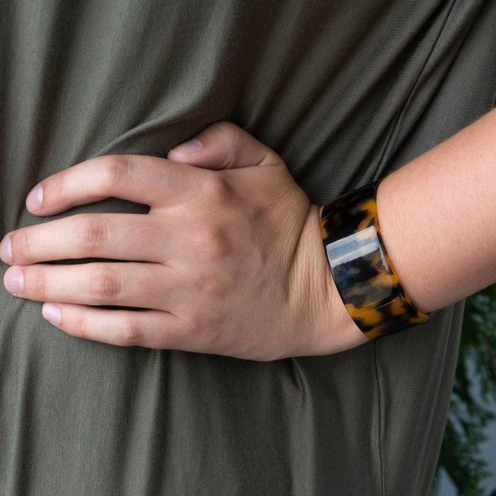 Mainstreet Collection - Wholesale Cuff Bracelet - Medium Tortoise Cuff