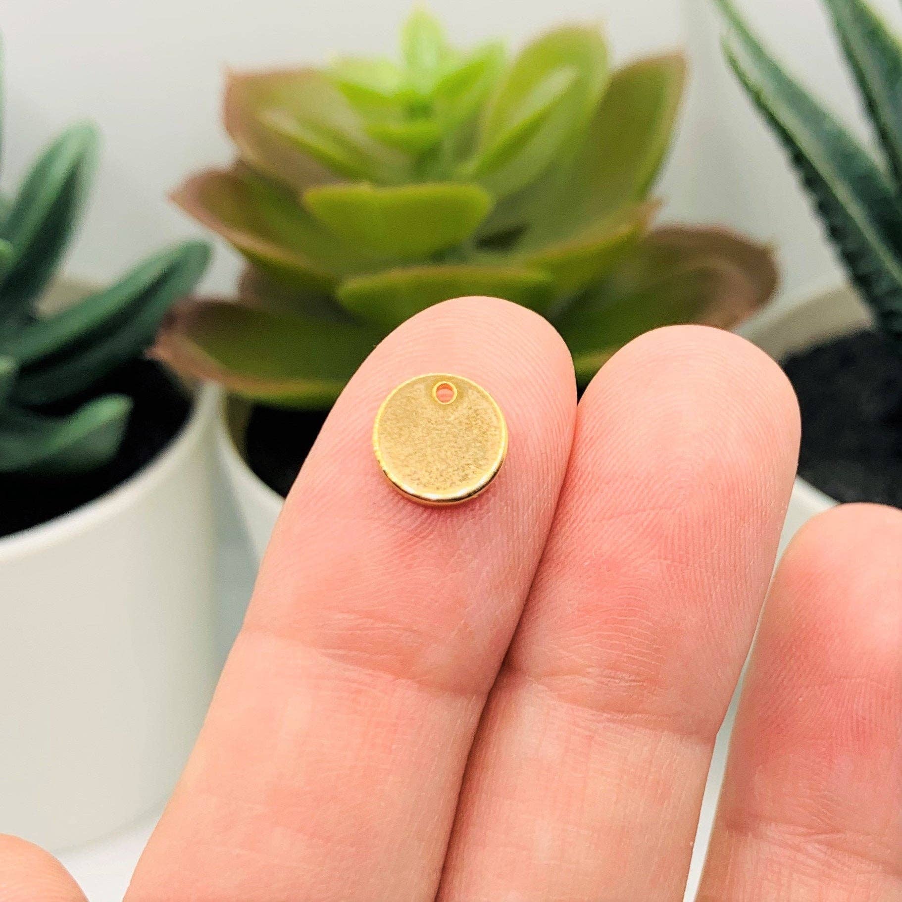 Guerrilla Charm – wholesale Craft supplies – 8 mm, 18k Gold Plated Stamping Tag Blanks1