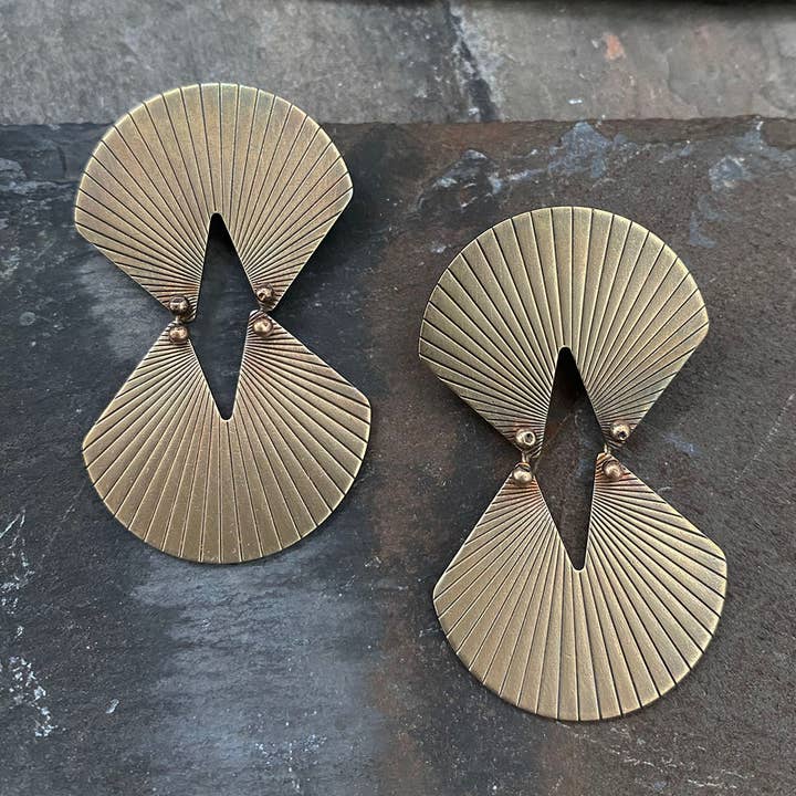 Bearcat Post for wholesale by Tiny Anvil