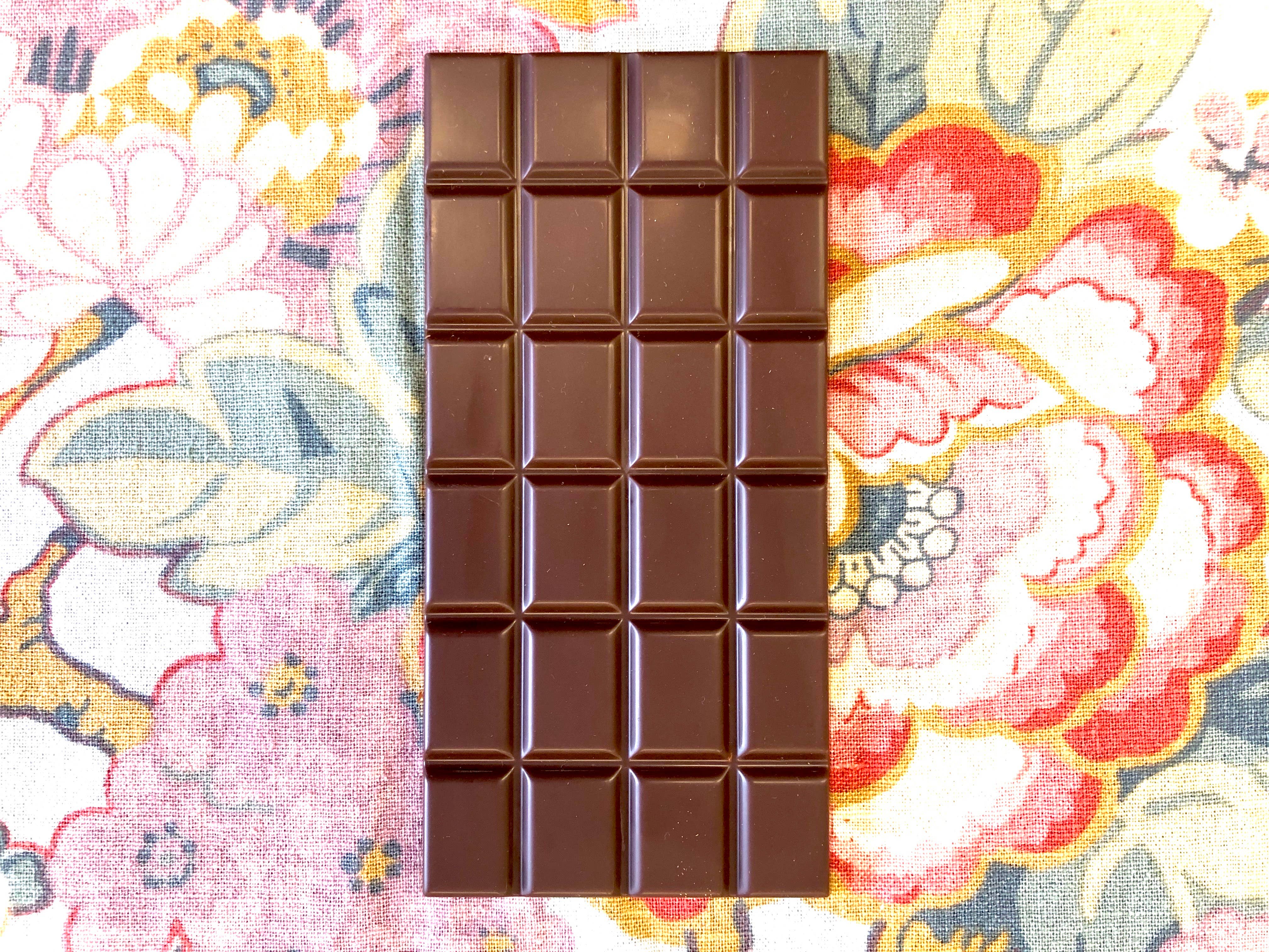 Farmhouse Chocolates - Wholesale Chocolate Bar - 71% Organic Chocolate Bar w/ Fennel Pollen & Strawberries5